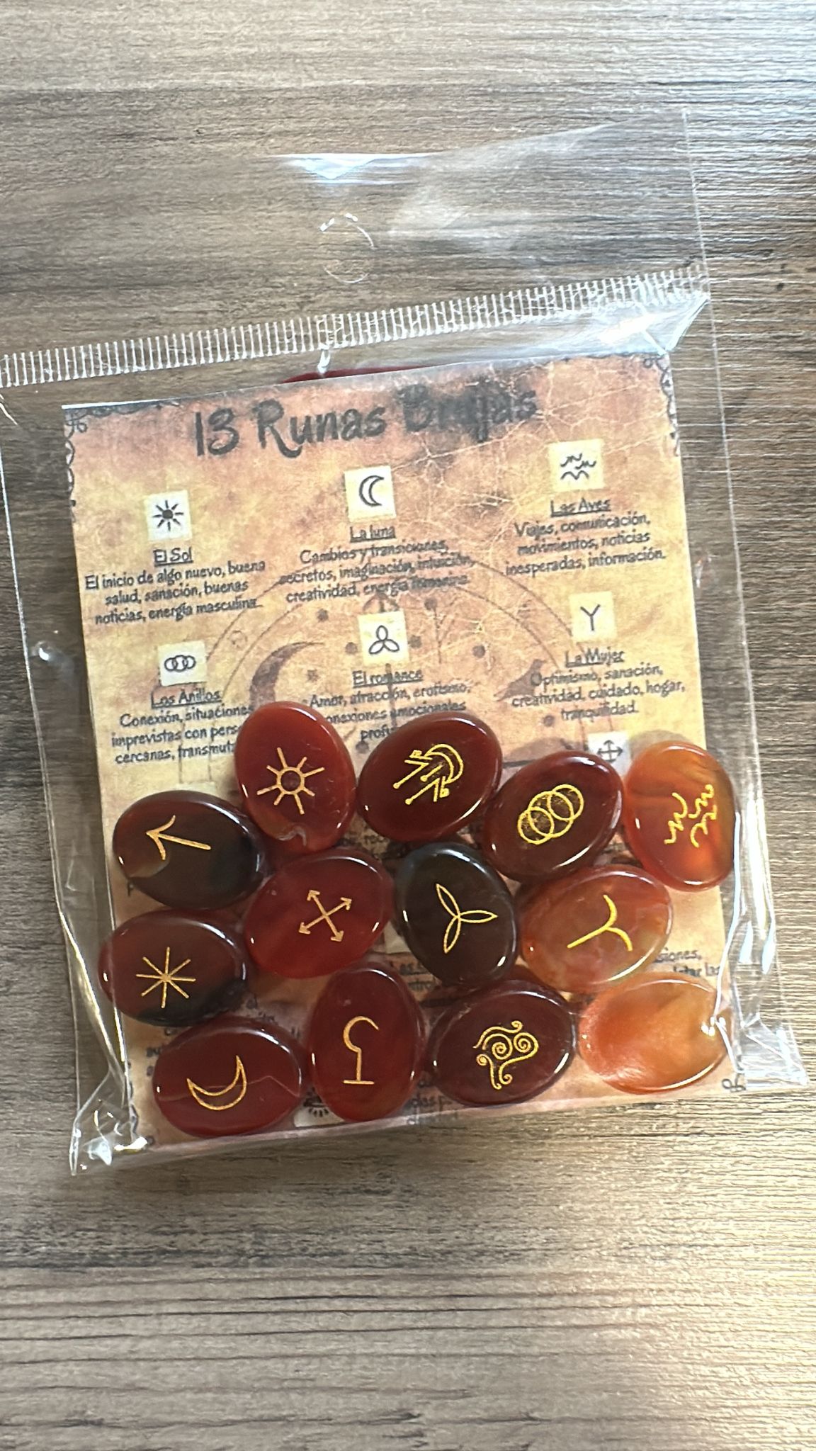 13 RUNAS BRUJAS con su significado de Jaspe Rojo natural y bolsa de terciopelo